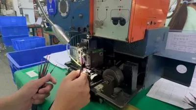 Ручная зачистка проводов